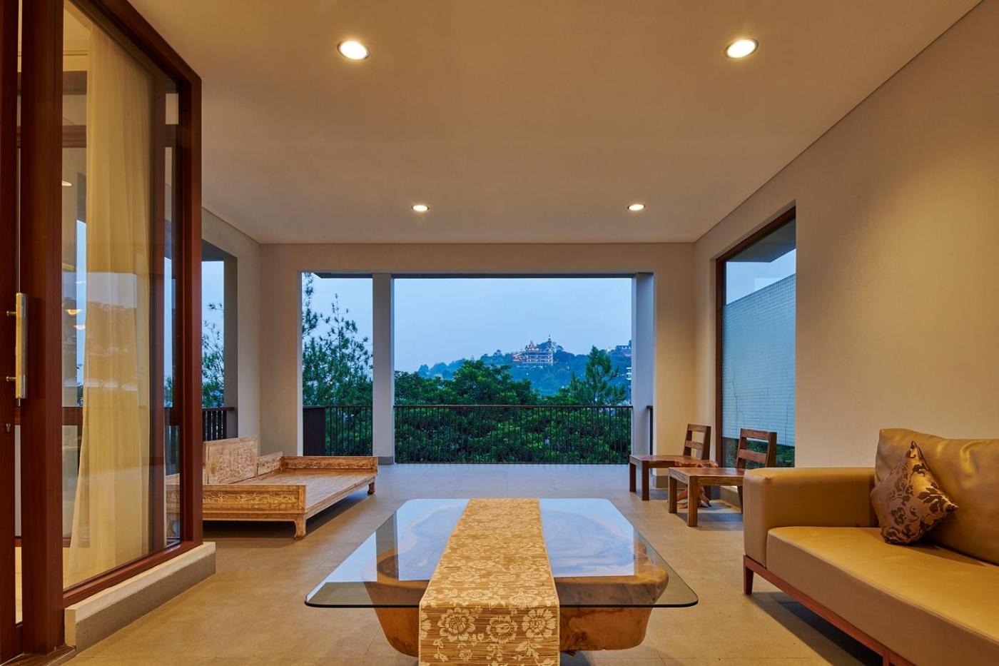 Asmaya Hill View Villa 7 Bedrooms With A Private Swimming Pool Бандунг Экстерьер фото